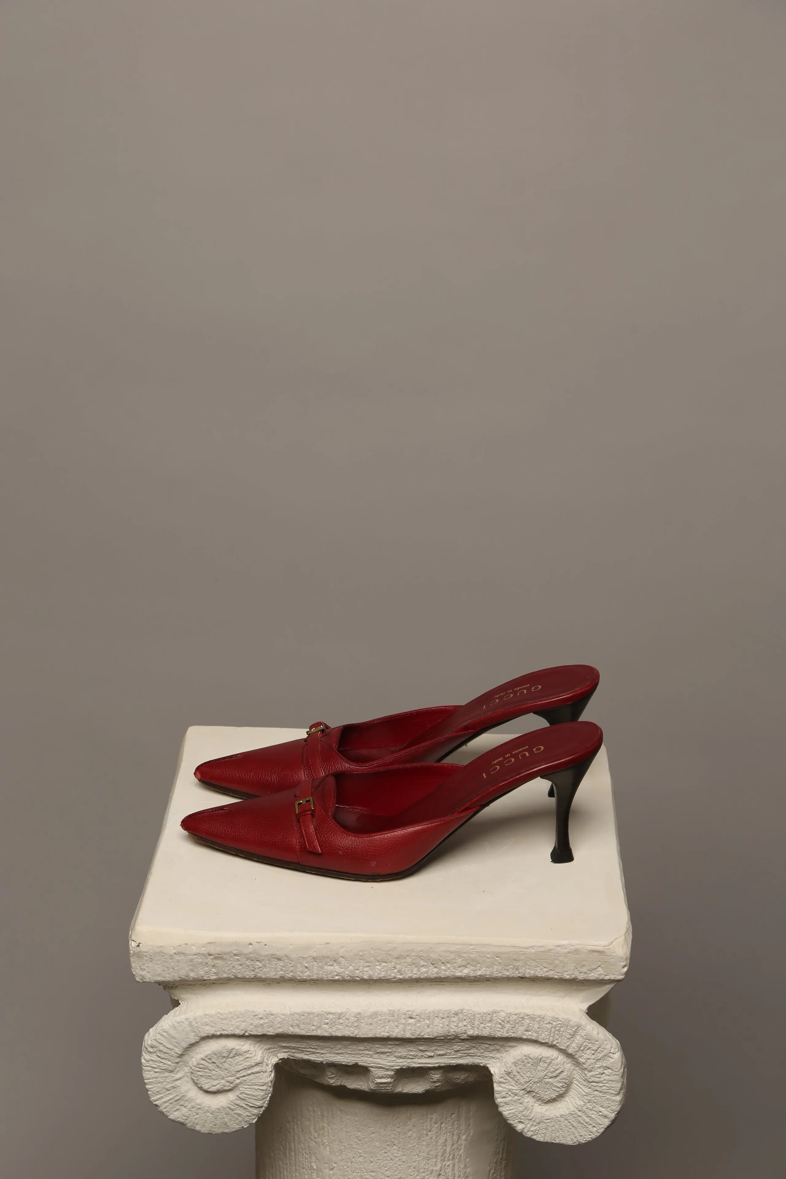 Extremely Rare GUCCI Burgundy Mules
