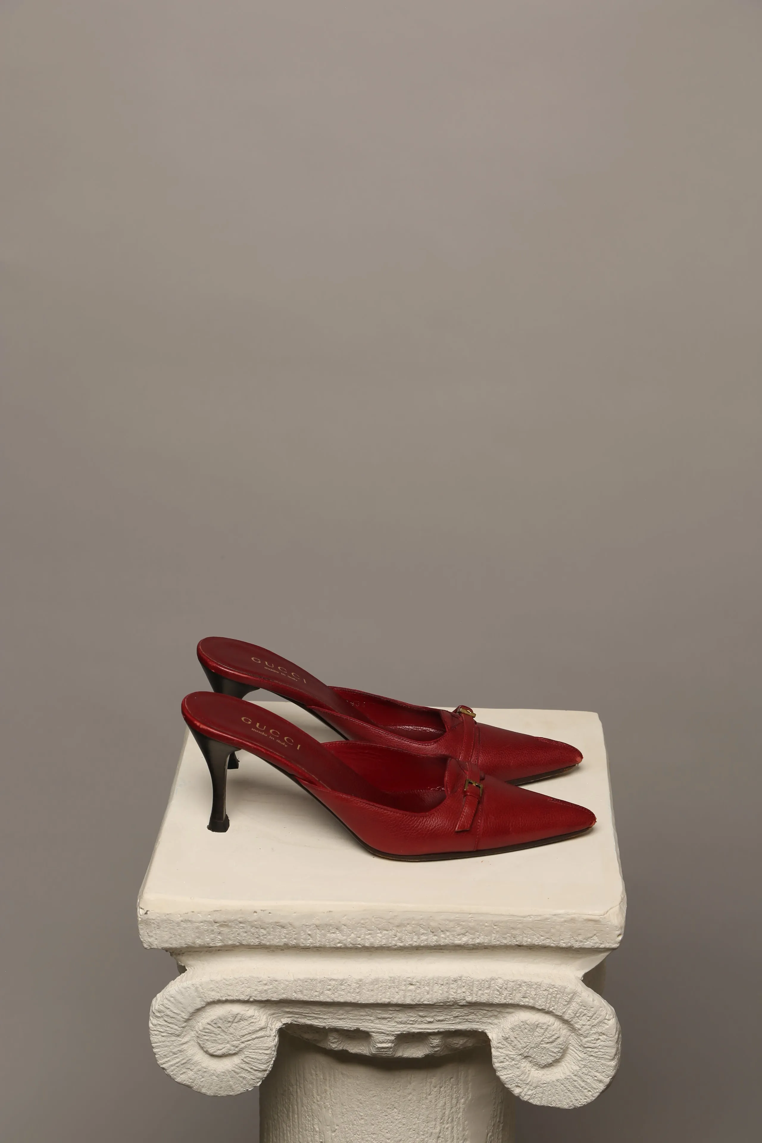Extremely Rare GUCCI Burgundy Mules
