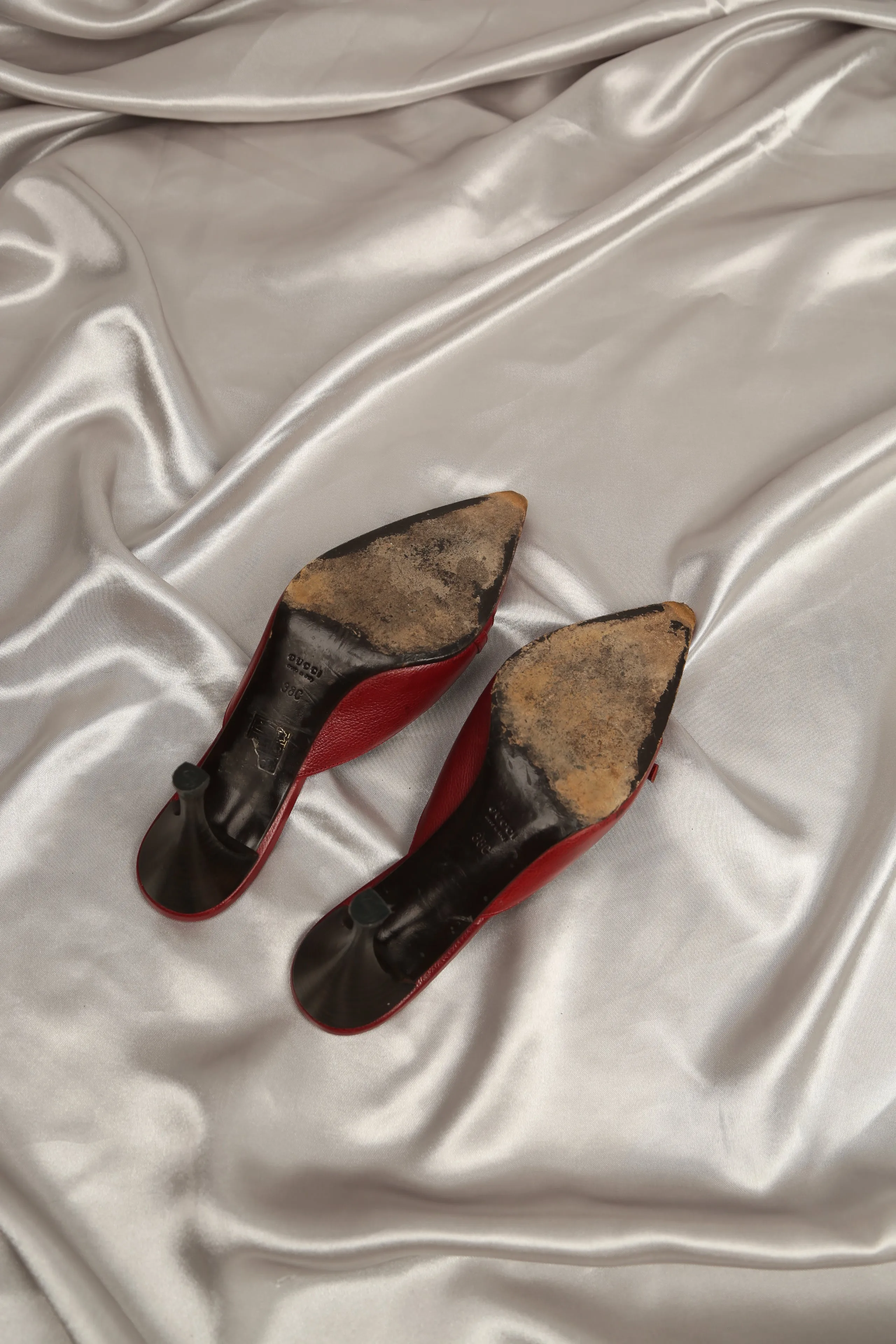 Extremely Rare GUCCI Burgundy Mules