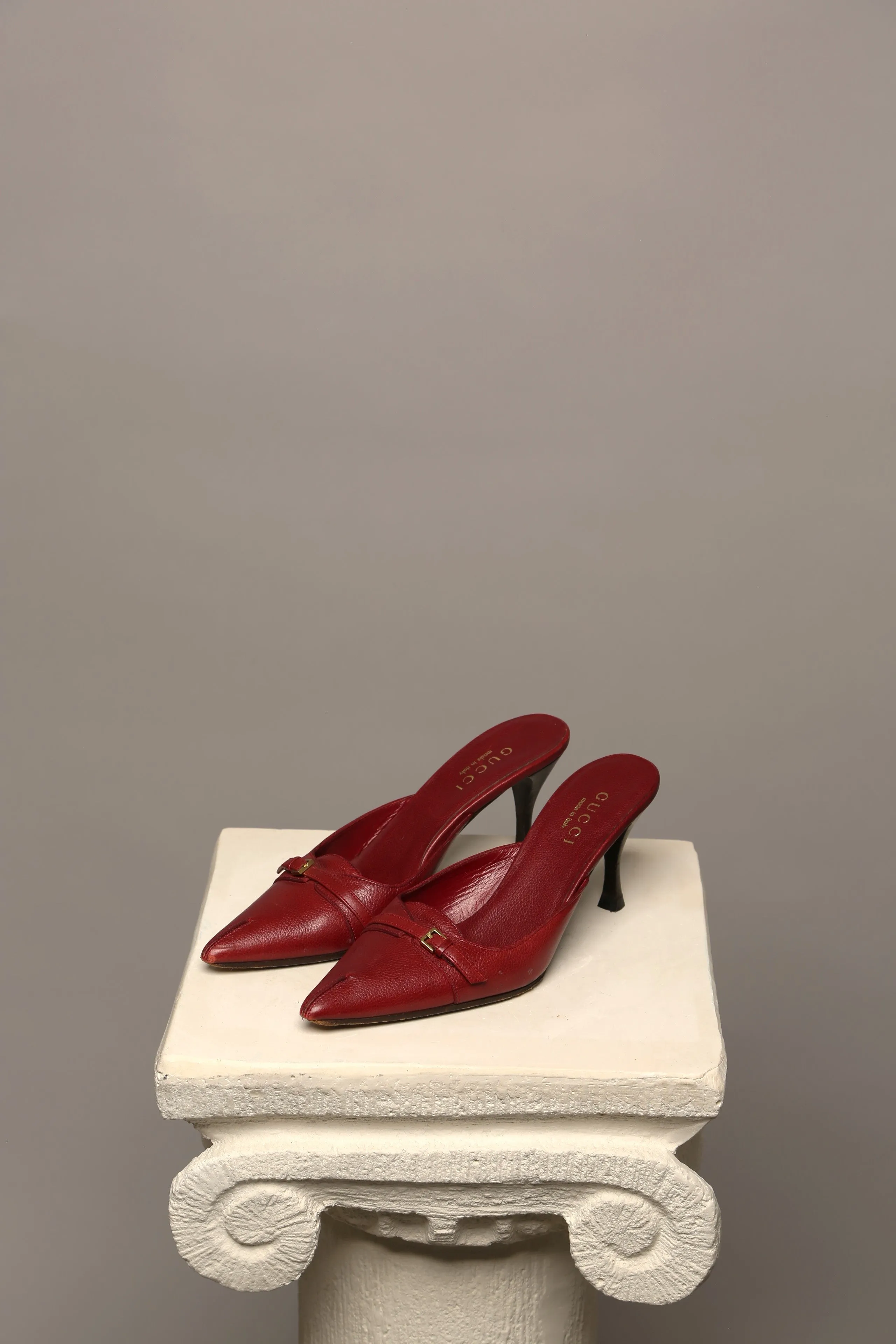 Extremely Rare GUCCI Burgundy Mules